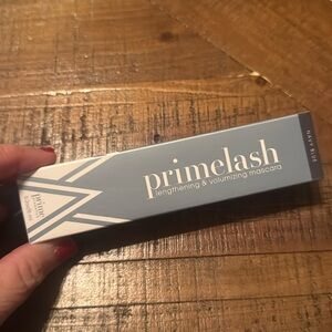Primelash Lengthening & Volumizing Mascara
New unopened navy blue